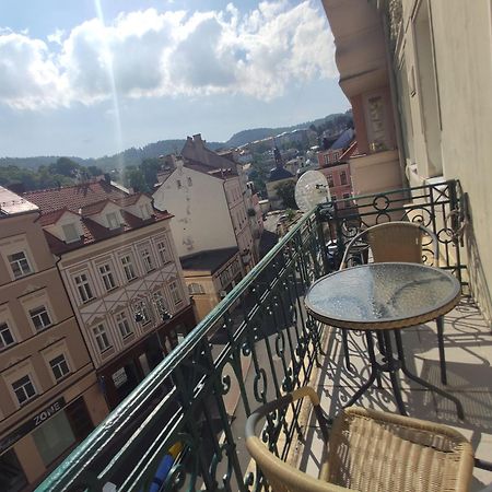 Apartman 63M2 S Balkonem V Lazenskem Centru Karlovy Vary Exterior photo